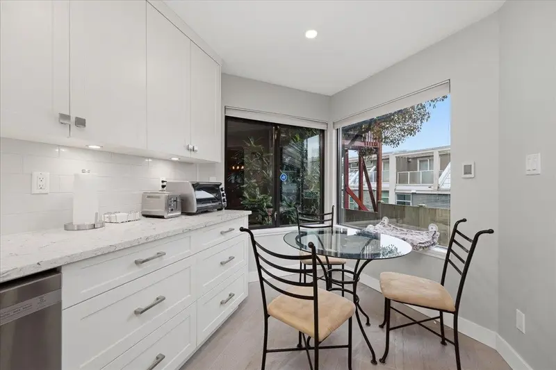 101 1005 W 7TH AVENUE - photo 4 of 25