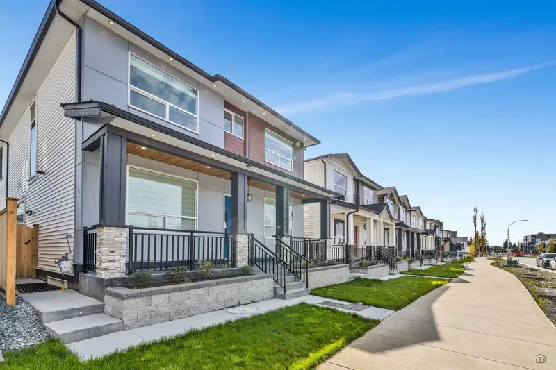 20166 82 AVENUE - photo 2 of 25