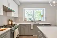 124 1833 165A STREET - thumbnail 2