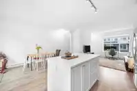 7 16323 15 AVENUE - thumbnail 11