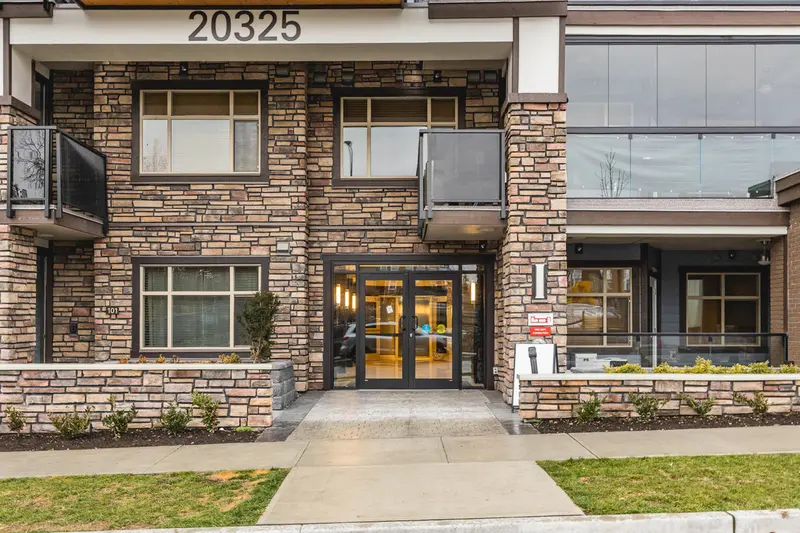 213 20325 85 AVENUE - photo 2 of 25