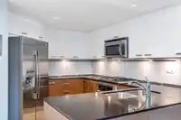 204 2940 KING GEORGE BOULEVARD - thumbnail 5