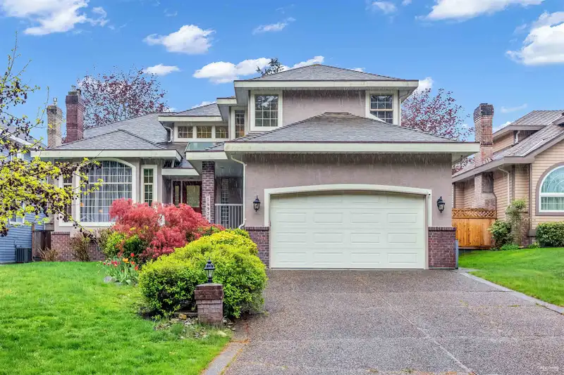 14936 25A AVENUE - photo 1 of 40