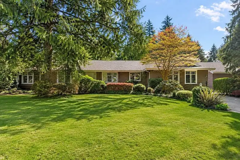 13666 30 AVENUE - photo 2 of 36