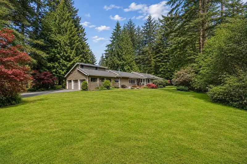13666 30 AVENUE - photo 4 of 36
