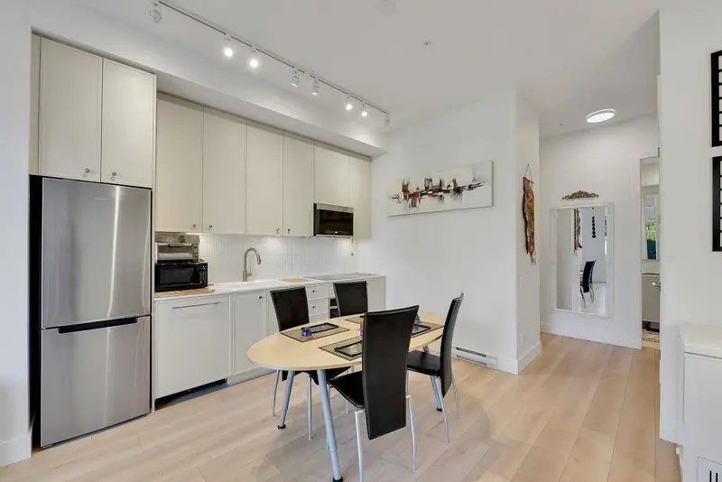 211 708 EDGAR AVENUE - photo 3 of 25