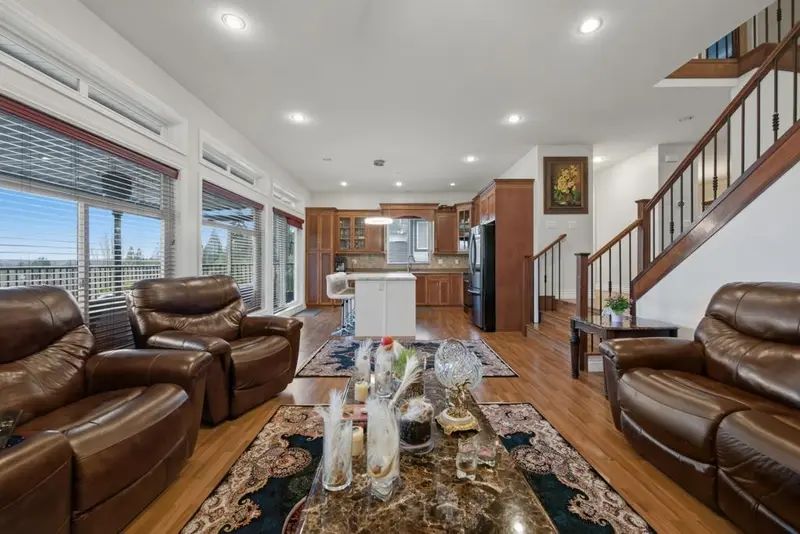 24382 104 AVENUE - photo 4 of 25