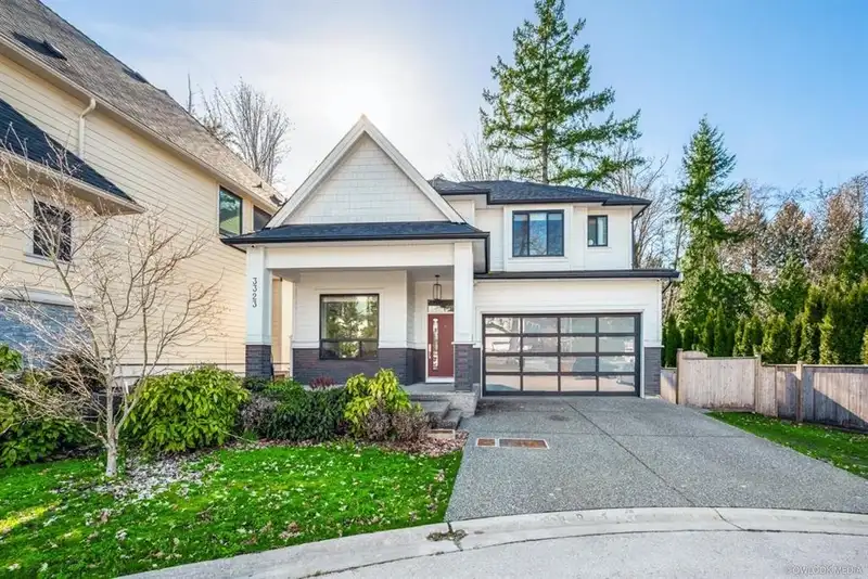 3323 147 STREET - photo 1 of 33
