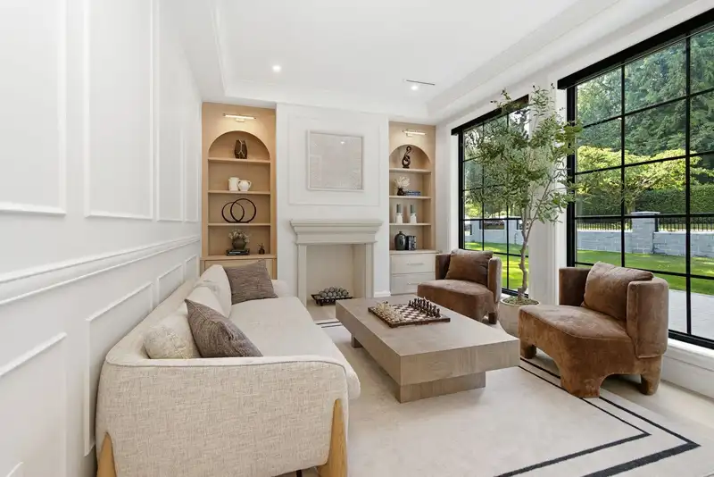 13909 28 AVENUE - photo 3 of 40