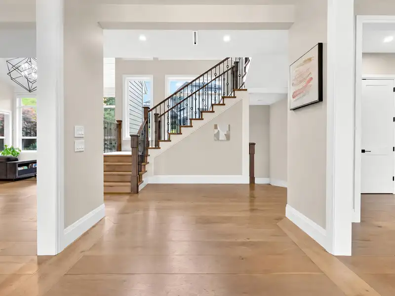 16468 29A AVENUE - photo 4 of 25