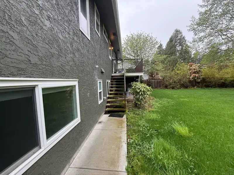 14575 18 AVENUE AVENUE - photo 3 of 20