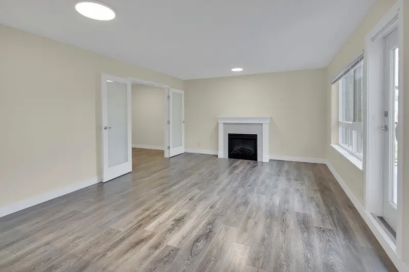 401 7088 MONT ROYAL SQUARE - photo 3 of 25