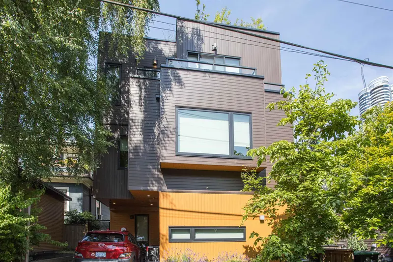 2 1152 COMOX STREET - photo 2 of 25