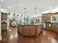 2245 133 STREET - thumbnail 11