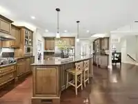 2245 133 STREET - thumbnail 9