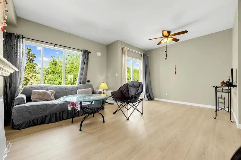 15 15133 29A AVENUE - photo 3 of 33