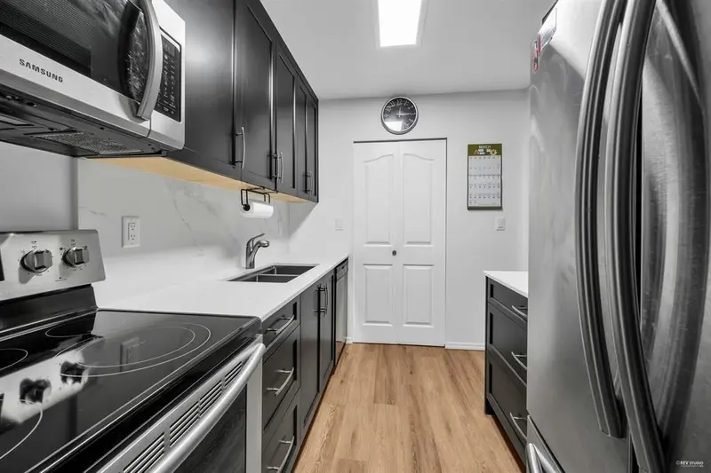 1202 10620 150 STREET - photo 3 of 11