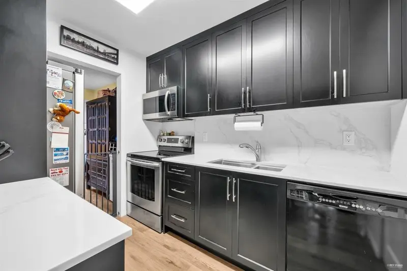 1202 10620 150 STREET - photo 4 of 11