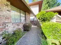6 1725 SOUTHMERE CRESCENT - thumbnail 2