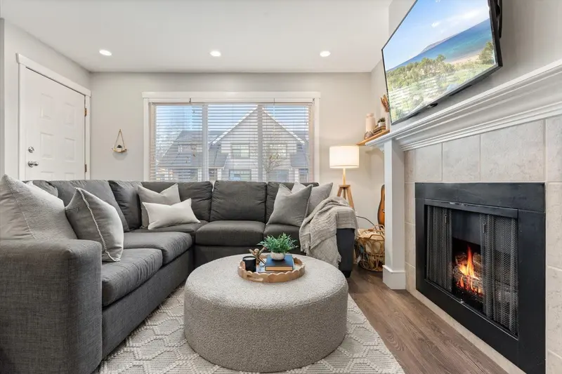 9204 MCBRIDE STREET - photo 3 of 25