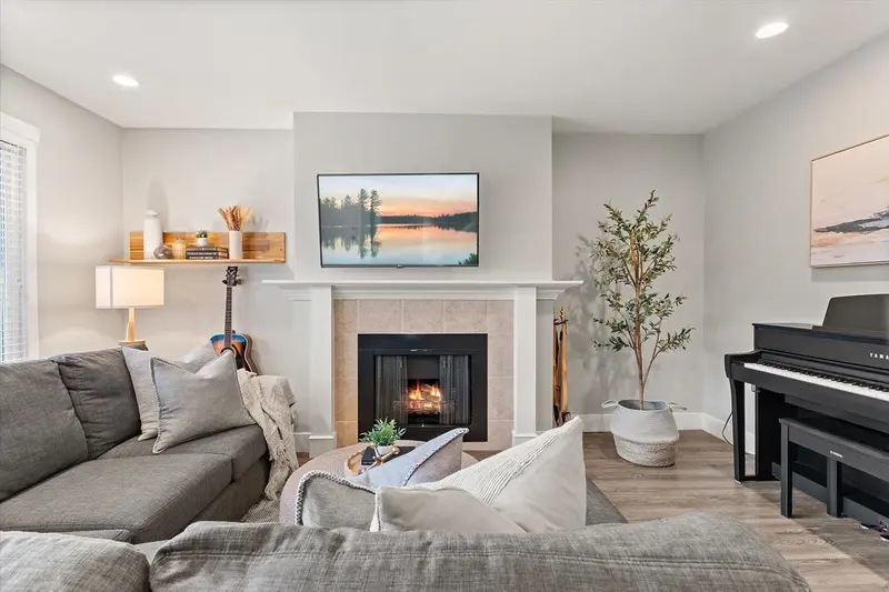 9204 MCBRIDE STREET - photo 4 of 25