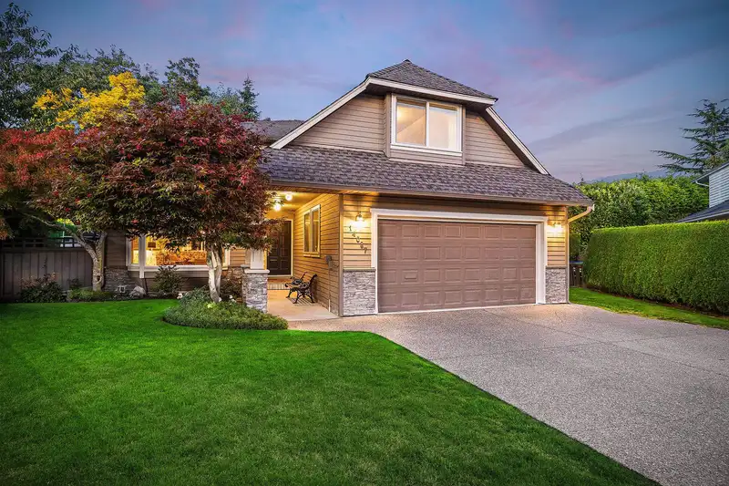 14087 19 AVENUE - photo 1 of 39