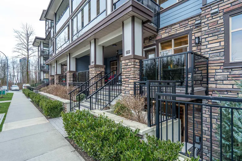 210 8526 202B STREET - photo 4 of 25