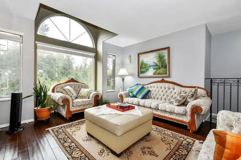 8928 HAMMOND STREET - photo 3 of 12