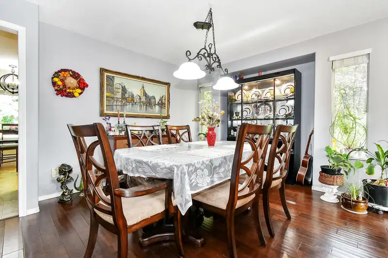 8928 HAMMOND STREET - photo 4 of 12