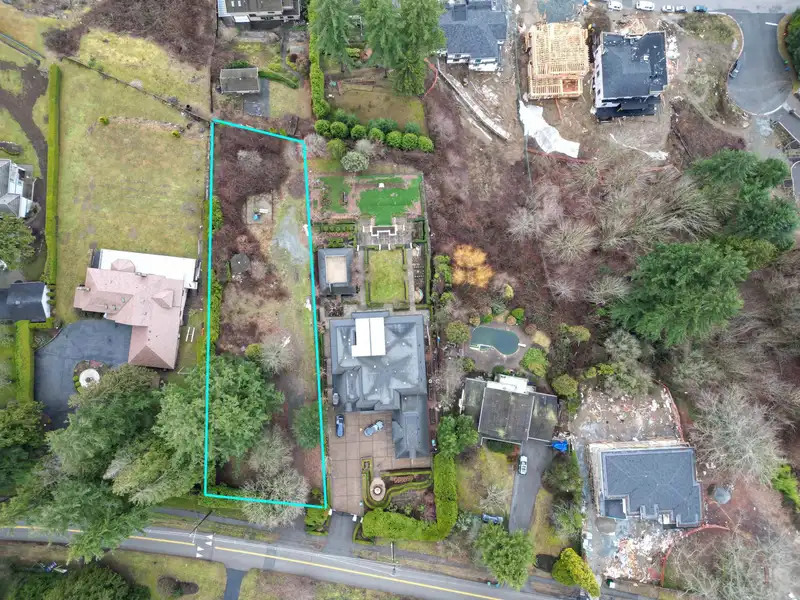 13778 56 AVENUE - photo 2 of 4