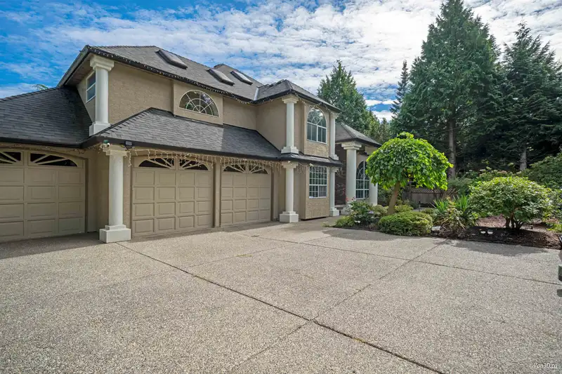 1922 136 STREET - photo 2 of 32