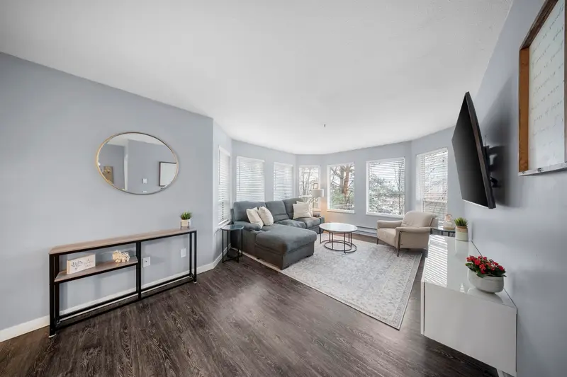 306 19236 FORD ROAD - photo 3 of 25