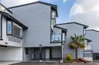 2 14985 VICTORIA AVENUE - thumbnail 5