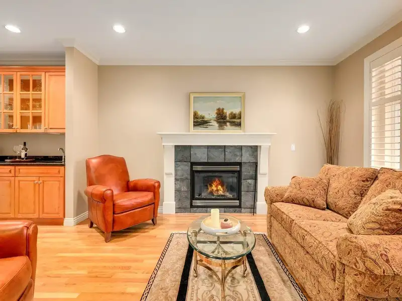 15443 36B AVENUE - photo 3 of 16