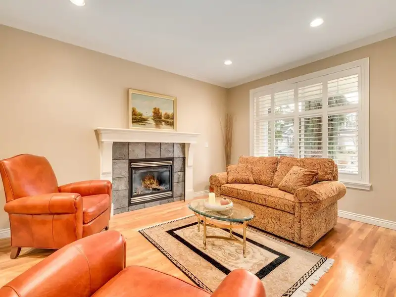 15443 36B AVENUE - photo 4 of 16
