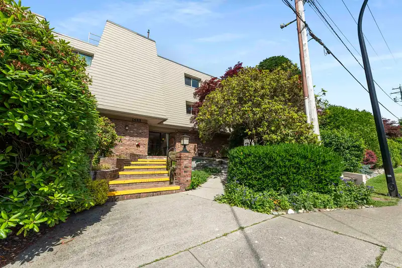 309 1429 MERKLIN STREET - photo 3 of 27