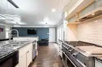 13721 MARINE DRIVE - thumbnail 10