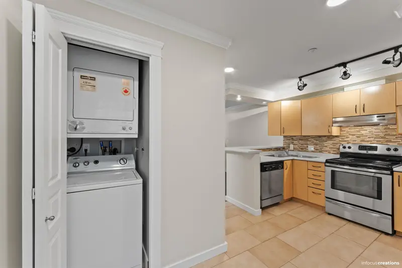 219 20200 56 AVENUE - photo 4 of 17