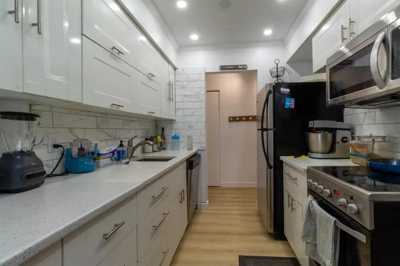 106 7428 19TH AVENUE - photo 4 of 17