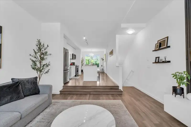 38 15268 28 AVENUE - photo 4 of 32