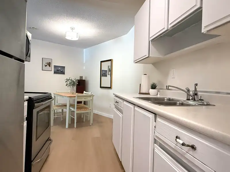 218 15020 NORTH BLUFF ROAD - photo 2 of 25