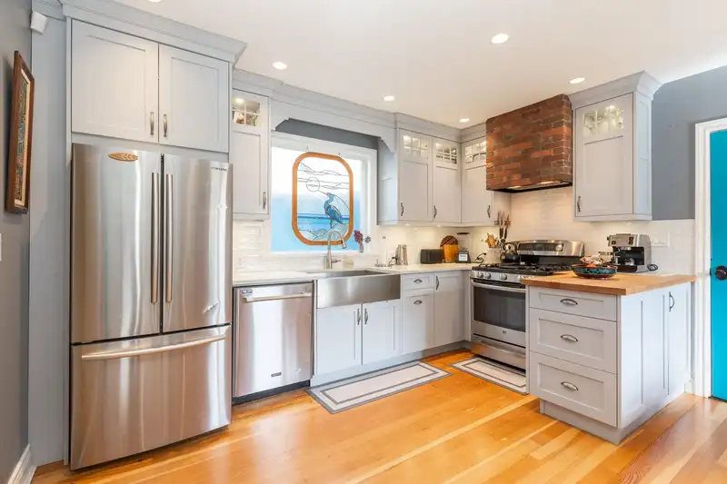 1196 HABGOOD STREET - photo 1 of 40