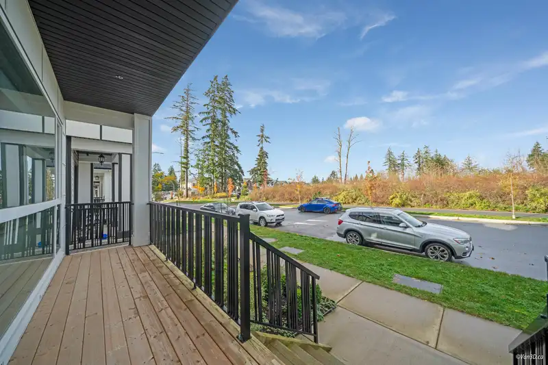 16532 22 AVENUE - photo 3 of 39