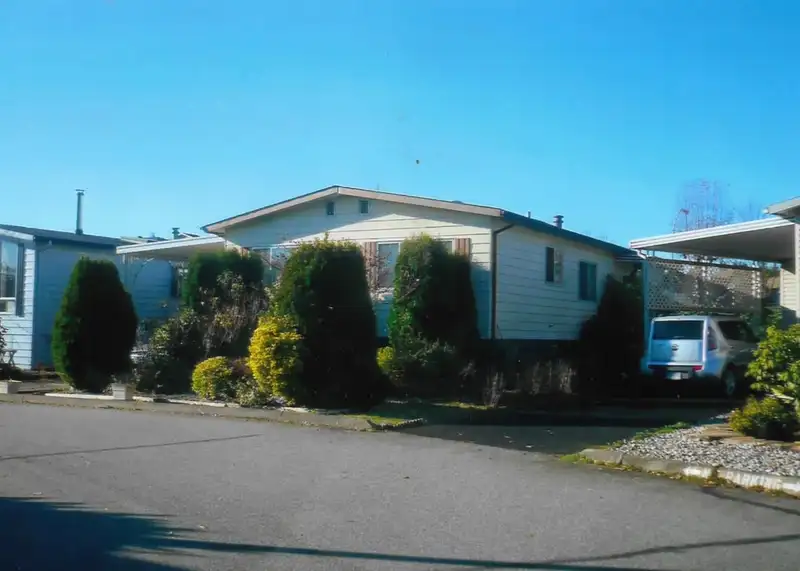 5 1640 162 STREET - photo 2 of 2