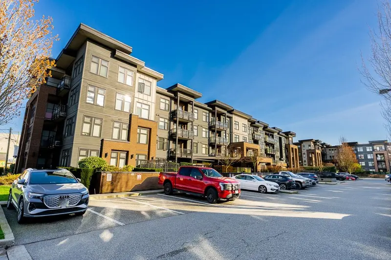 202 20078 FRASER HIGHWAY - photo 4 of 25