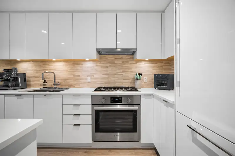 511 9233 ODLIN ROAD - photo 3 of 25