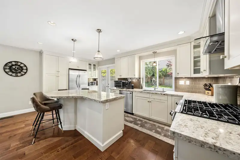 1929 155 STREET - photo 4 of 25