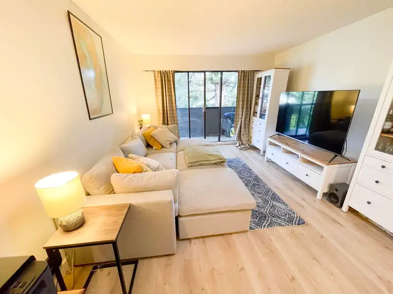 304 1554 GEORGE STREET - photo 1 of 30