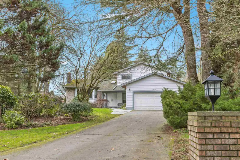 2045 181 STREET - photo 2 of 38