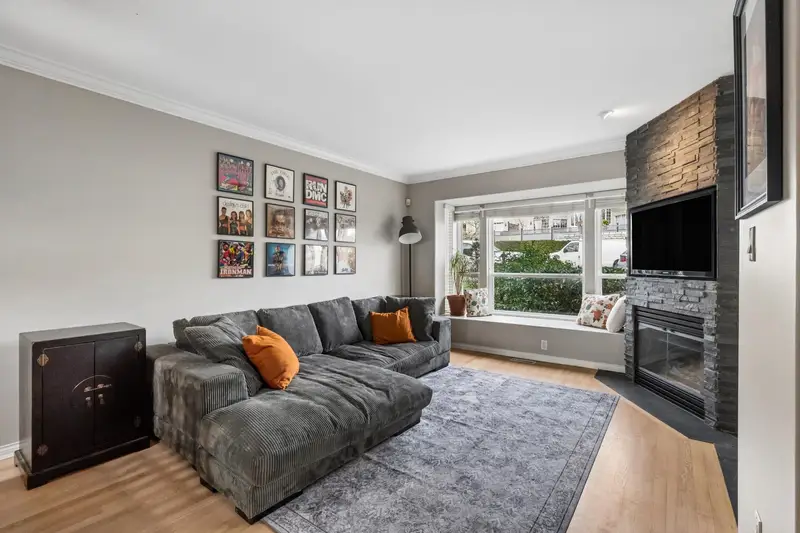 104 225 E 6TH STREET - photo 3 of 25